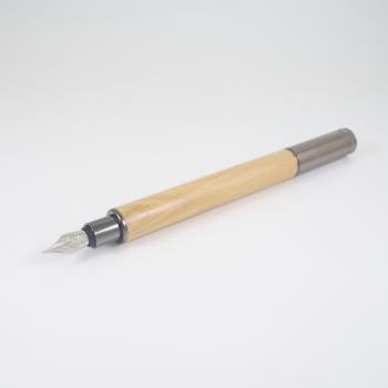 Füllfeder mit Magnetkappe aus Marillenholz